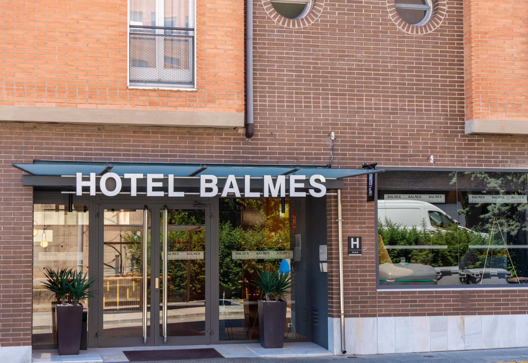 Hotel J. Balmes فيك المظهر الخارجي الصورة