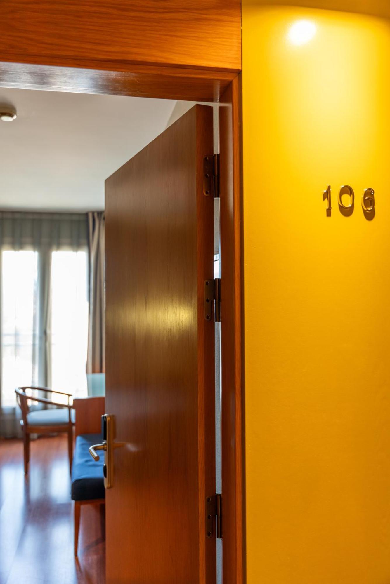 Hotel J. Balmes فيك المظهر الخارجي الصورة