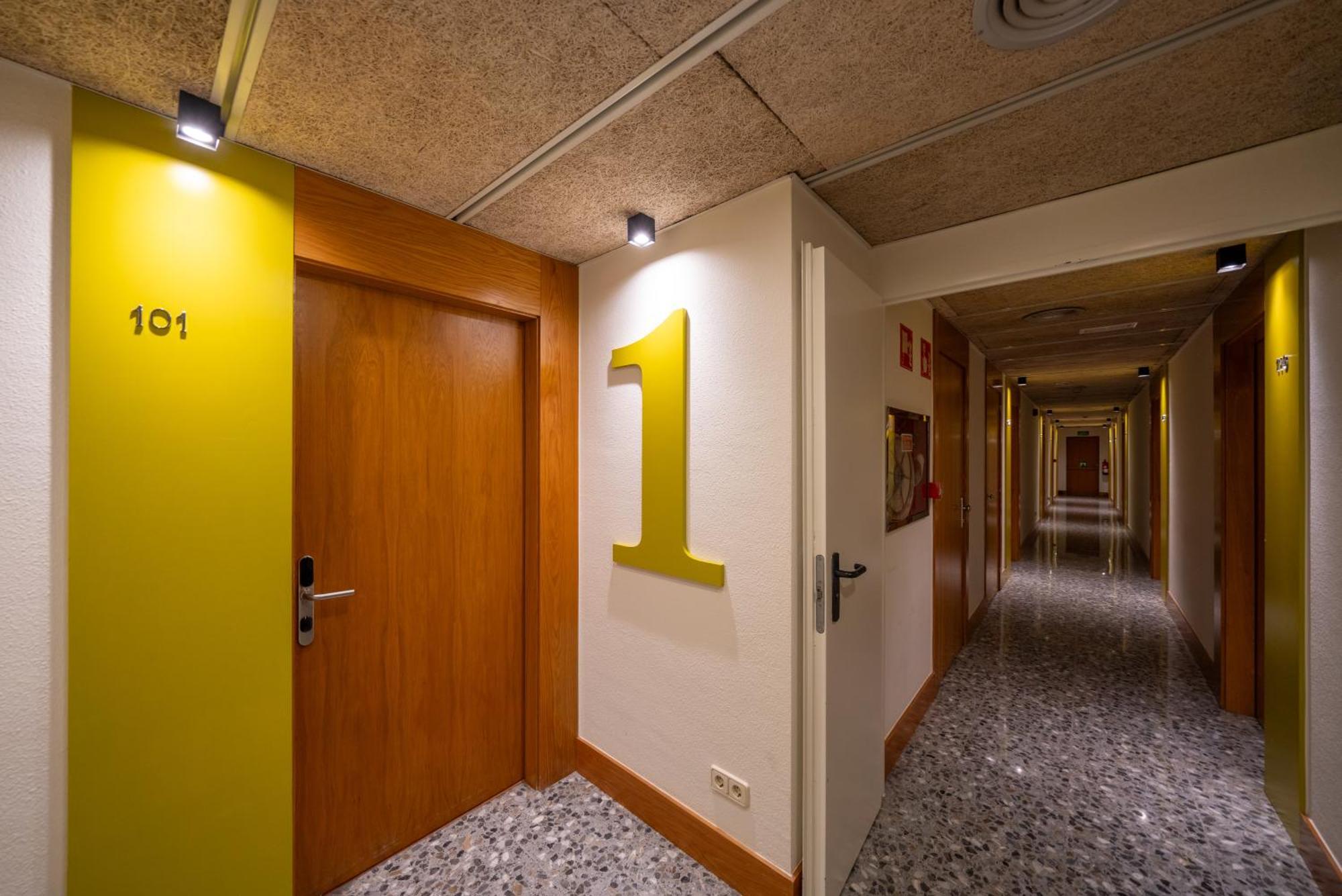 Hotel J. Balmes فيك المظهر الخارجي الصورة