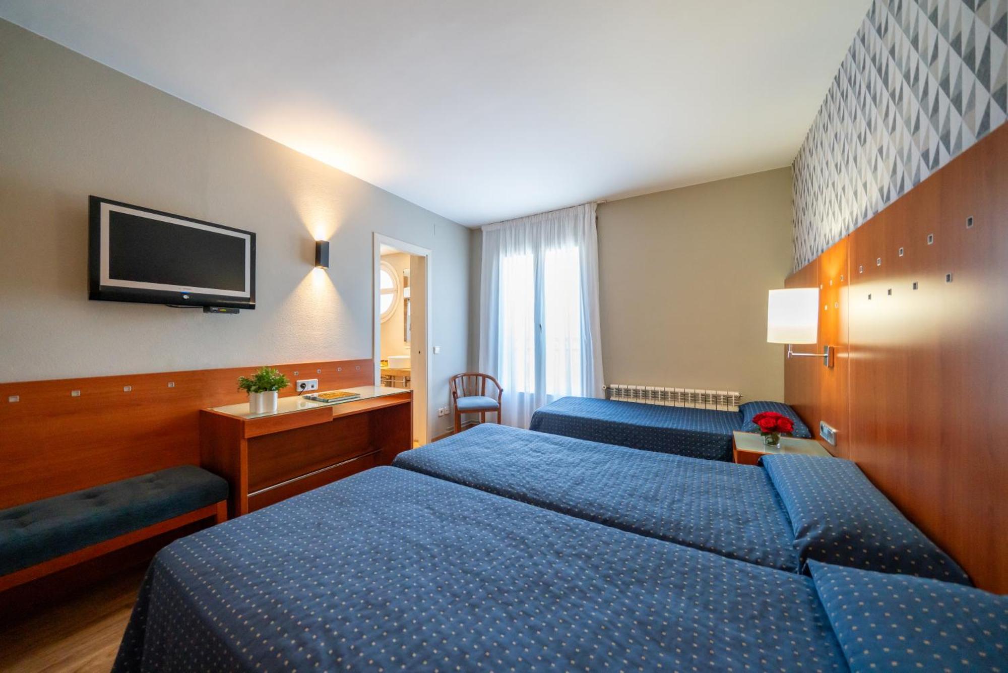 Hotel J. Balmes فيك المظهر الخارجي الصورة