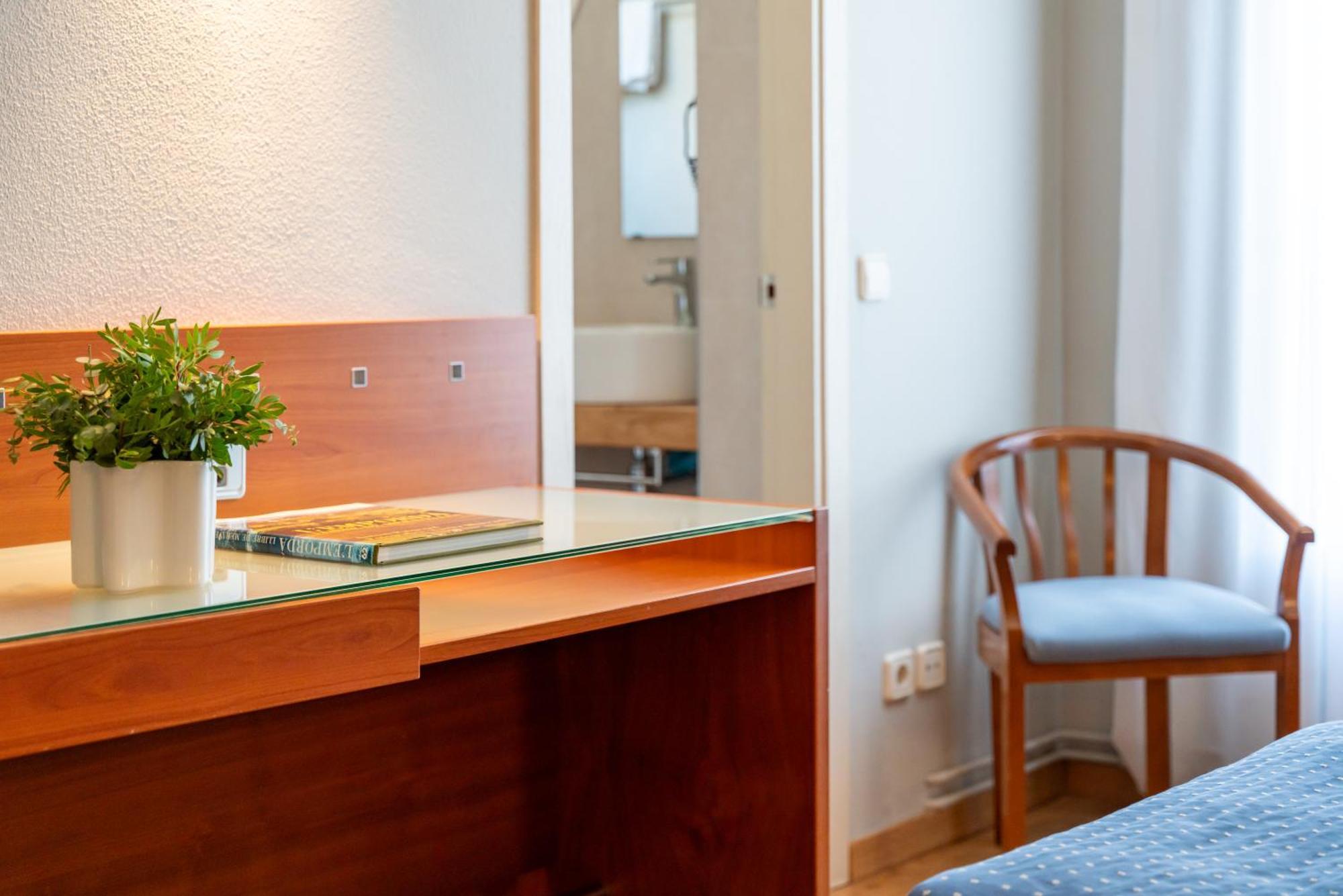 Hotel J. Balmes فيك المظهر الخارجي الصورة