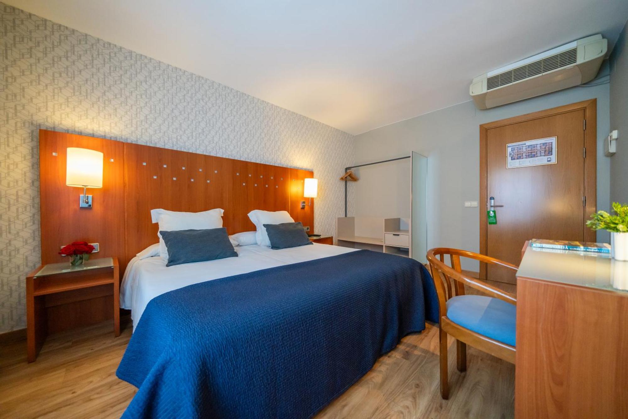 Hotel J. Balmes فيك المظهر الخارجي الصورة