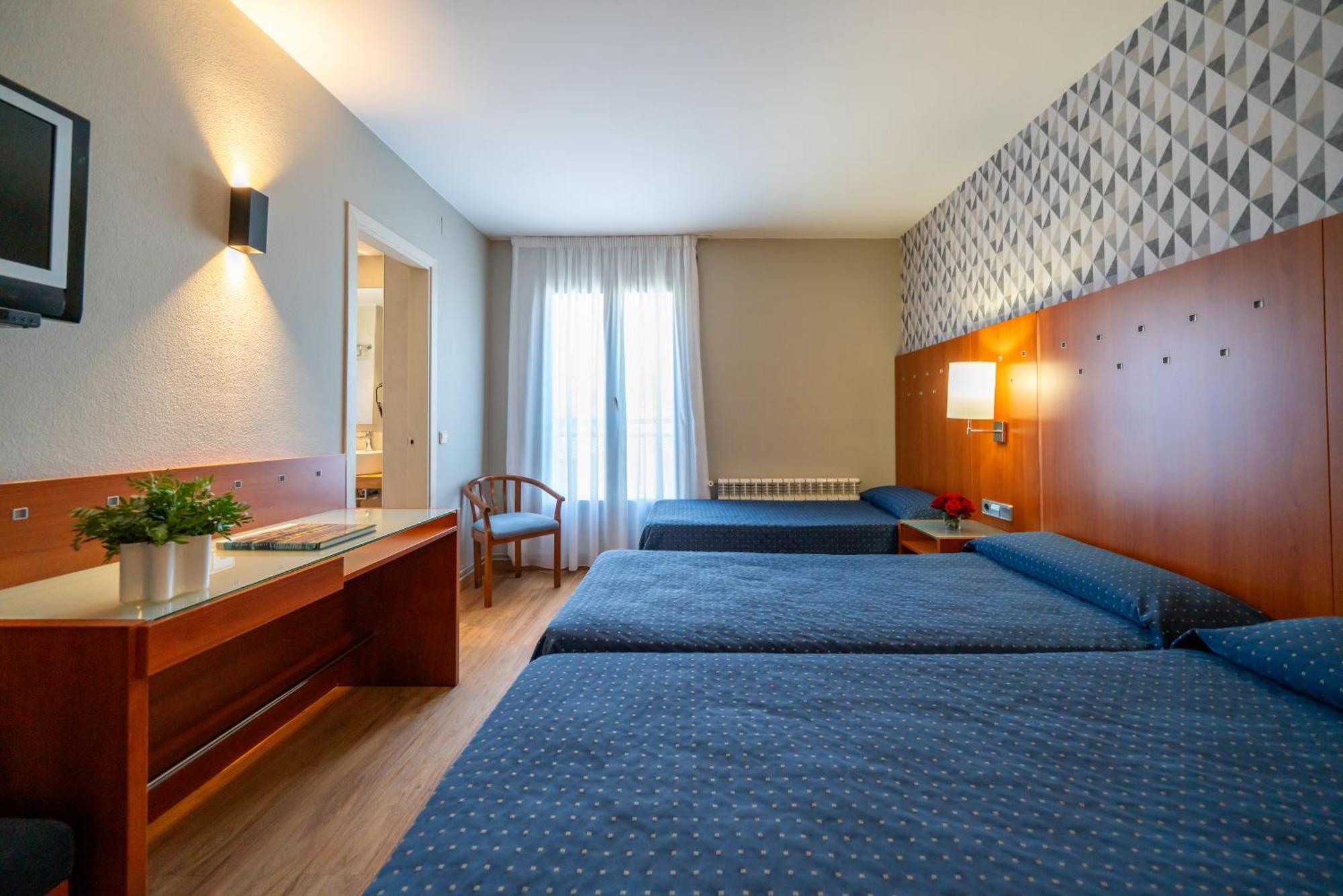 Hotel J. Balmes فيك المظهر الخارجي الصورة